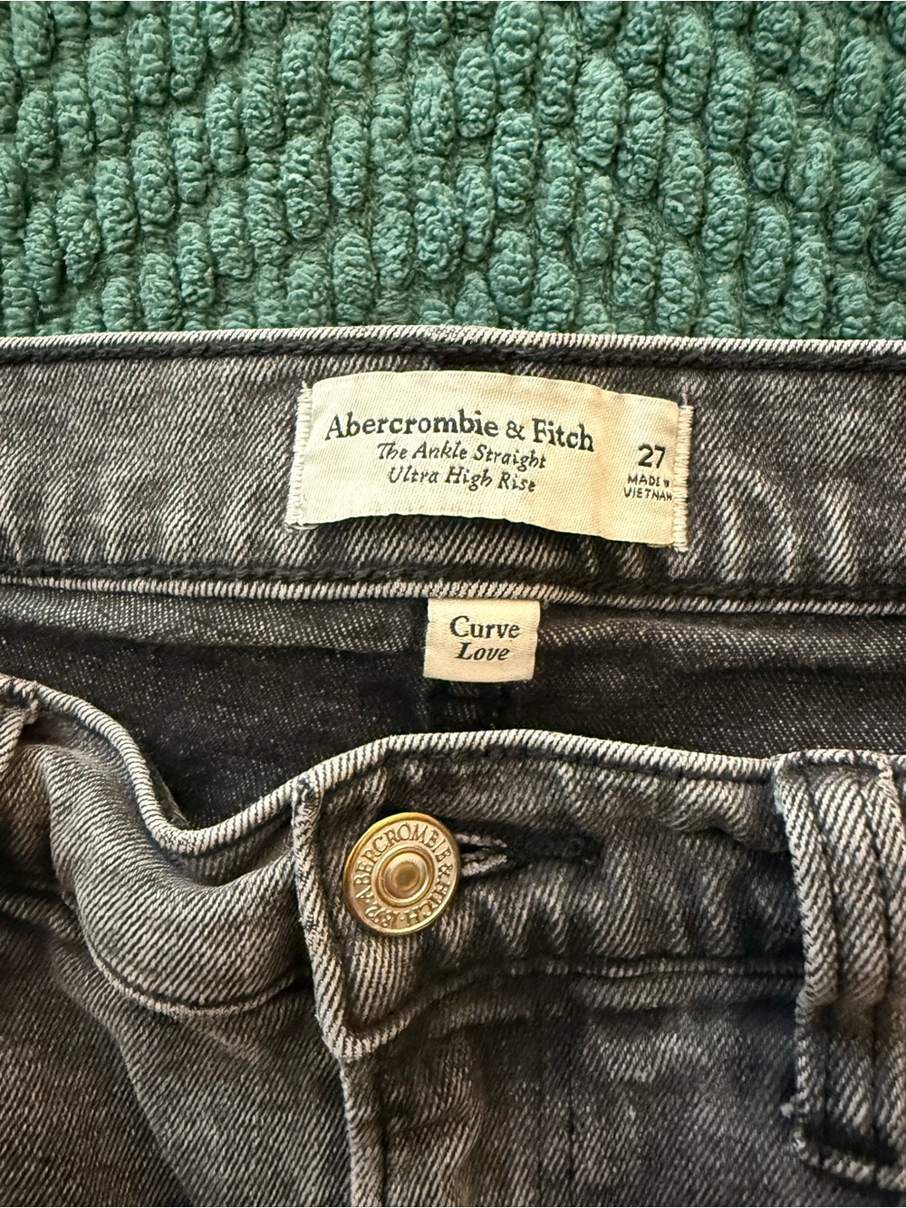 Abercrombie & Fitch Curve Love Ankle Straight Jeans - Gray
